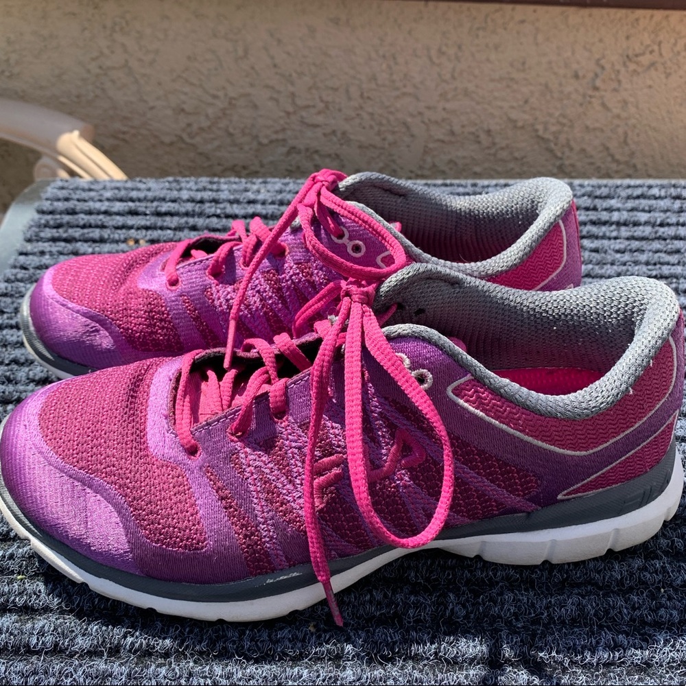 Fila lightweight athletic running shoes size 7.5